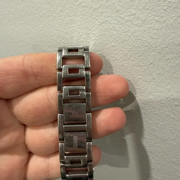 Guess Silver Crystal-Trim Women's Bracelet Watch - Picture 2 of 3